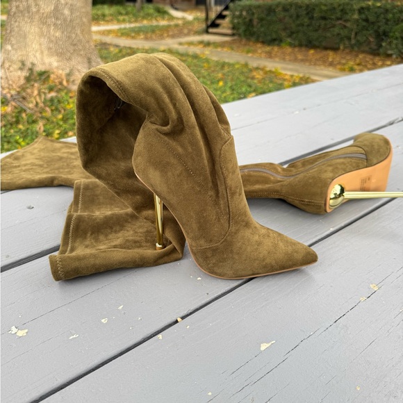 Cape Robbin Sheek thigh high green boots with golden heel S/6 - Picture 12 of 16